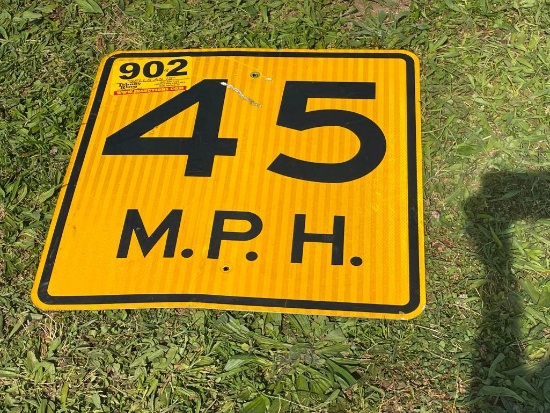 45 MPH SAFETY SIGN