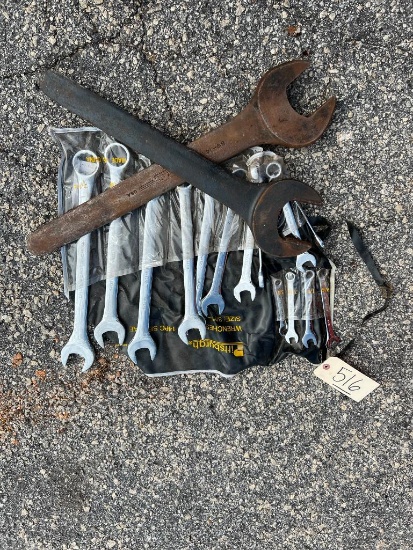 PITTSBURGH WRENCH SET W/2 LARGE WRENCHES