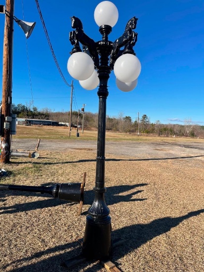 YARD HORSE LIGHT POST