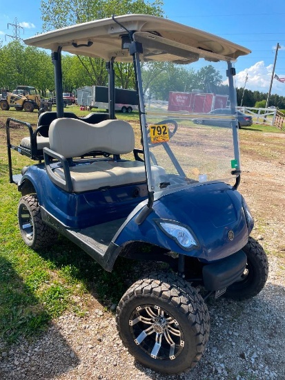 2013 YAMAHA GOLF CART W/CHARGER