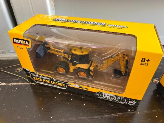 BACK HOE LOADER 1:50 SCALE TOY