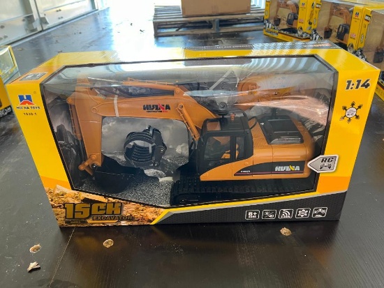 REMOTE CONTROL EXCAVATOR (15 CHANNEL, 1:14 SCALE)