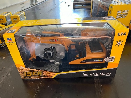 REMOTE CONTROL EXCAVATOR (15 CHANNEL, 1:14 SCALE)