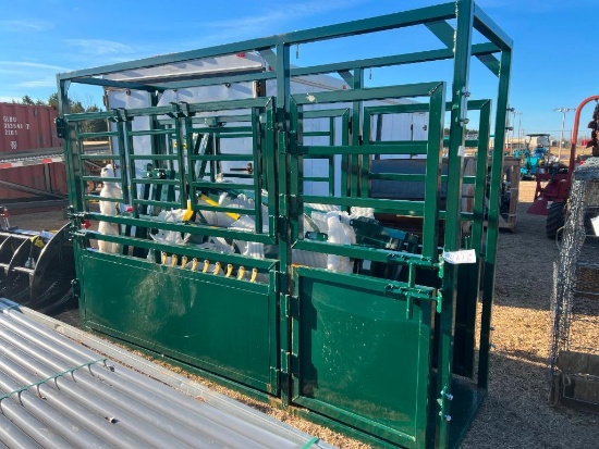 UNUSED CATTLE SQUEEZE CHUTE