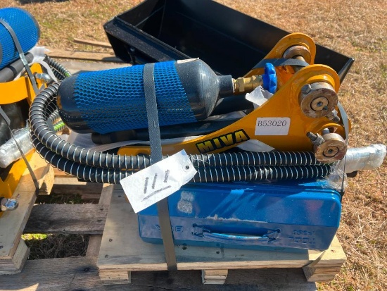 UNUSED HYDRAULIC BREAKER FOR MINI EXCAVATOR