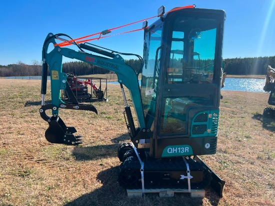 UNUSED AGT QH13R MINI EXCAVATOR W/ ENCLOSED CAB