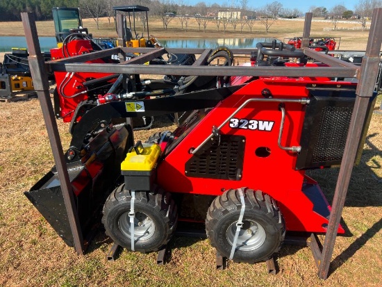 UNUSED 323W MINI SKID STEER RIDE ON LOADER