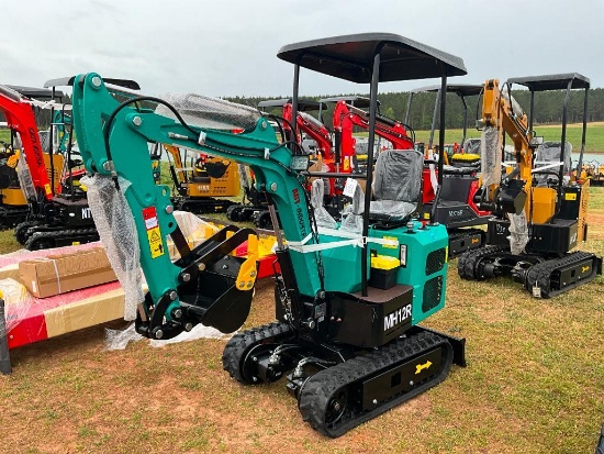 AGT MH12R MINI EXCAVATOR (2'8" STICK, AUXY HYD,