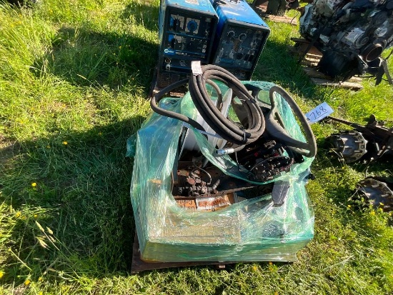 PALLET-MISC FREIGHTLINER PARTS, ETC