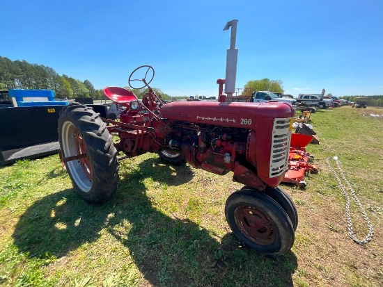 FARMALL 200 ANTIQUE TRACTOR (RUNS & DRIVES)