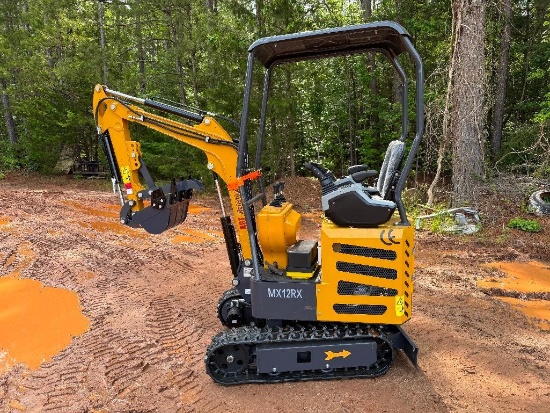 UNUSED AGT MX12RX MINI EXCAVATOR (GAS MOTOR, MANUAL THUMB, OPEN STATION, SN-MX12RX2025J000064)
