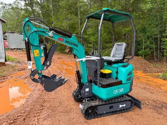 UNUSED AGT QK16R MINI EXCAVATOR (GAS MOTOR, HYDRAULIC THUMB, OPEN STATION, SN-QK16R202502060240)