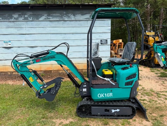 UNUSED AGT QK16R MINI EXCAVATOR