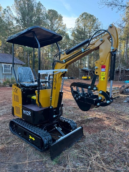 UNUSED CFG INDUSTRIAL H12R MINI EXCAVATOR (MANUAL THUMB, 420CC GAS ENGINE, SN-H12R2025L11271541)