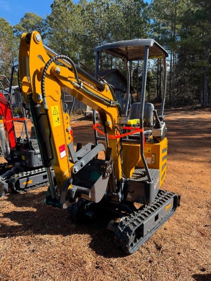 UNUSED CFG INDUSTRIAL MX12RX MINI EXCAVATOR (MANUAL THUMB, 420CC GAS ENGINE SN-MX12RX2025J002093)