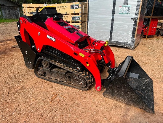 UNUSED FUTURE MINI SKID STEER LOADER MODEL:V1000 (KUBOTA DIESEL)