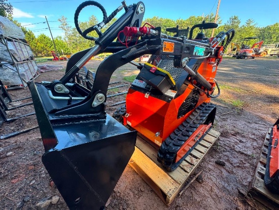 UNUSED FUTURE FT36C MINI SKID STEER LOADER