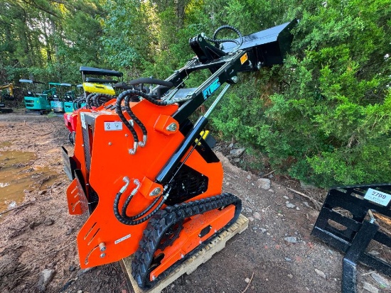 UNUSED FUTURE FT36C MINI SKID STEER LOADER