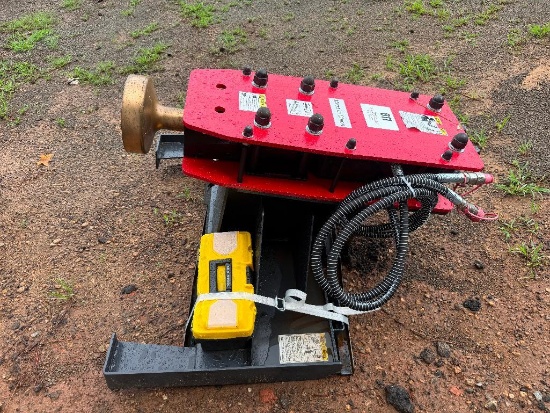 UNUSED RAYTREE SKID STEER POST POUNDER ATTACHMENT (MODEL RMPP680, **NO GAS TANK**)