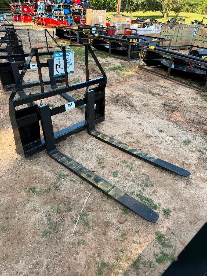 UNUSED AGT 48 INCH SKID STEER PALLET FORK ATTACHMENT