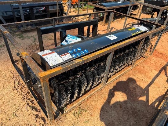 UNUSED AGT SKID STEER ROTARY ANGLE BROOM ATTACHMENT (72 INCH)