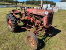 FARMALL 100 ANTIQUE TRACTOR (RUNS & DRIVES) R1