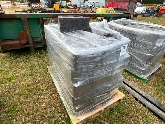 PALLET- SPLIT FACE CONCRETE RETAINING WALL BLOCK