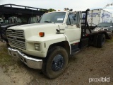 1993 Ford F700 Flatbed Truck