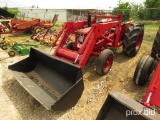 International 464 Farm Tractor
