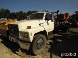 1993 Ford F700 Flatbed Truck