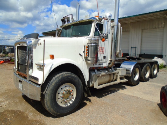 2002 Freightliner Road Truck