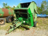 John Deere 510 Round Hay Roller