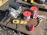 PALLET W/ 120V MAN HOIST