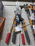 LOT OF FISKARS TRIMMER, CORONA LOPPER AND 5 HAND PRUNERS