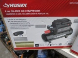 HUSKY 2 GALLON OIL FREE AIR COMPRESSOR