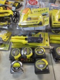 LOT STANLEY - 2 ELECTRIC STAPLERS, 2 RIVITERS AND 5 TAPES