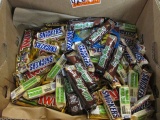 BOX TWIX, MILKY WAY, SNICKERS, RIPS CANDIES