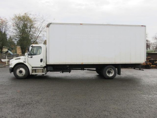 2005 FREIGHTLINER BUSINESS CLASS M2 24' BOX TRUCK