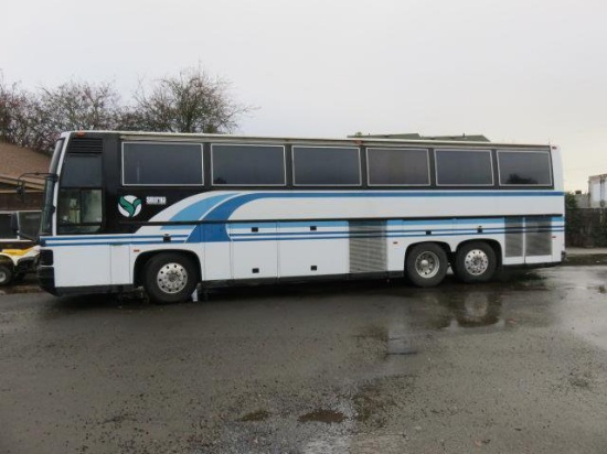 1991 KASSBOHRER S215HDH 46 PASSENGER BUS