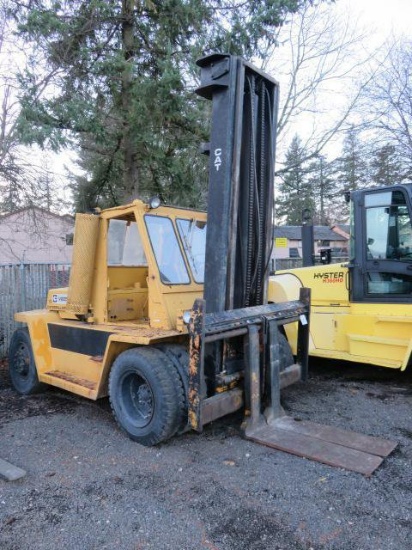 CATERPILLAR V225 FORKLIFT