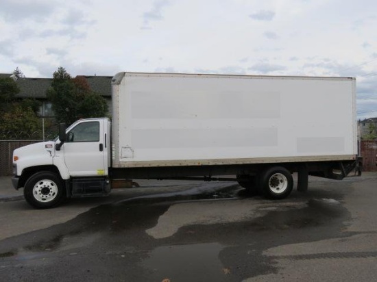 2007 GMC C7500 24' BOX TRUCK