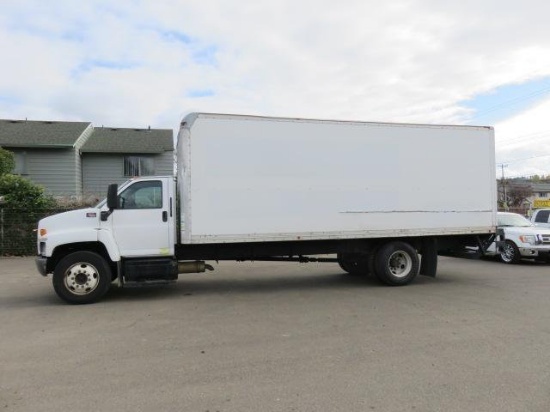 2007 GMC C7500 24' BOX TRUCK