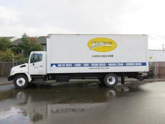 2007 HINO 268 24' BOX TRUCK