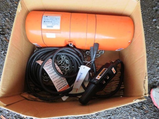 CM MODEL F 1/2 TON ELECTRIC CHAIN HOIST