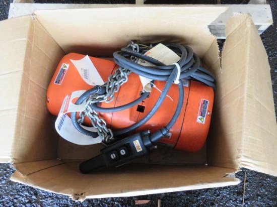 CM MODEL F 1/2 TON ELECTRIC CHAIN HOIST