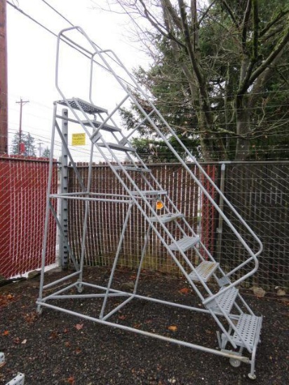 METAL STOCK LADDER (100" TALL)