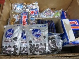 BOX YORK MINIS, NESLE CRUNCH AND 3 MUSKETEERS
