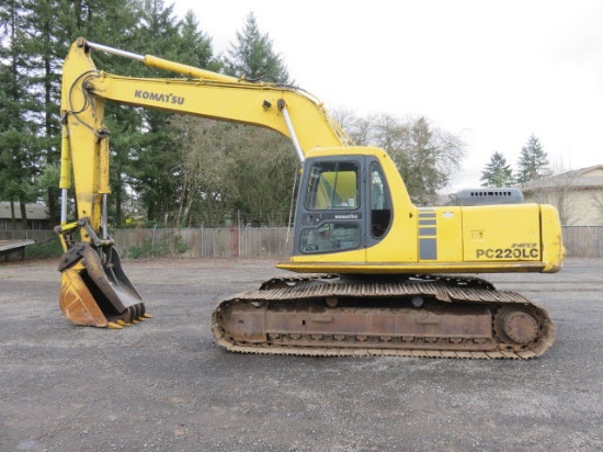 KOMATSU PC220-6 EXCAVATOR