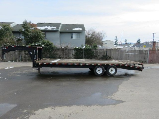 2005 BIG BUBBA TANDEM AXLE GOOSE NECK EQUIPMENT TRAILER