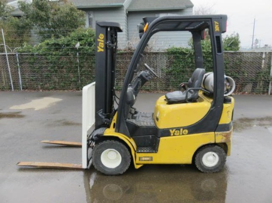 YALE GLP030VX FORKLIFT